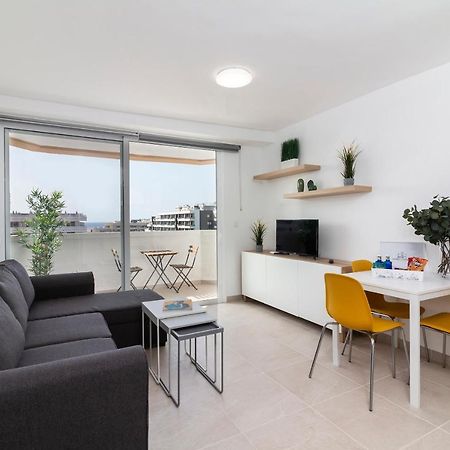 Homeforguest Modern And Recently Renovated Apartment In Arona Arona  Exteriör bild