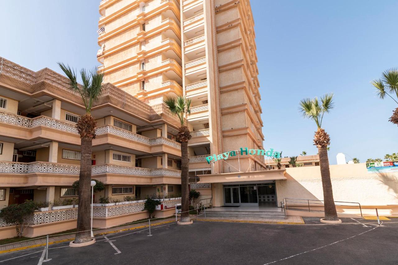 Homeforguest Modern And Recently Renovated Apartment In Arona Arona  Exteriör bild