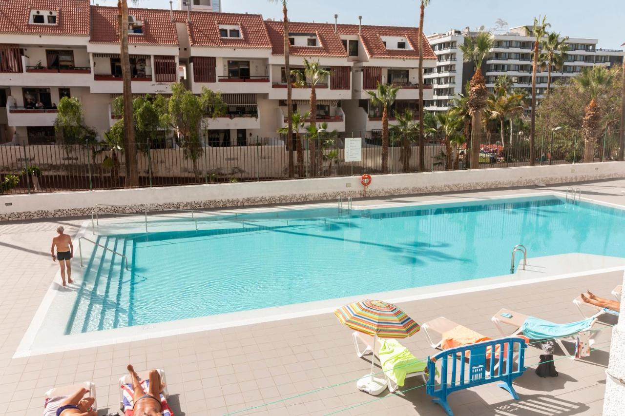 Homeforguest Modern And Recently Renovated Apartment In Arona Arona  Exteriör bild