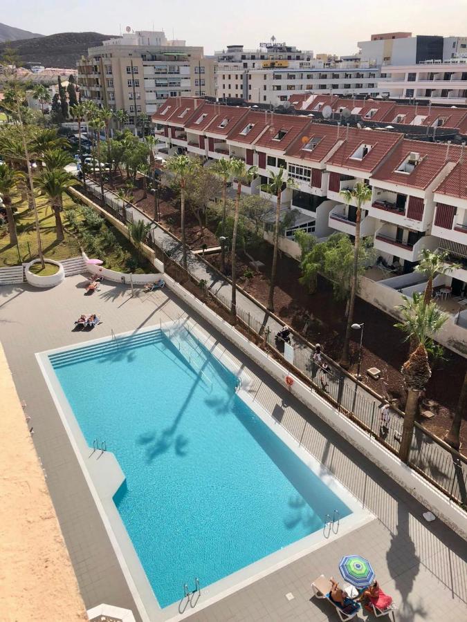Homeforguest Modern And Recently Renovated Apartment In Arona Arona  Exteriör bild