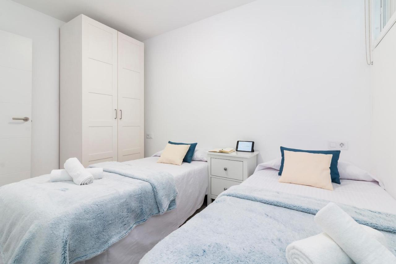 Homeforguest Modern And Recently Renovated Apartment In Arona Arona  Exteriör bild
